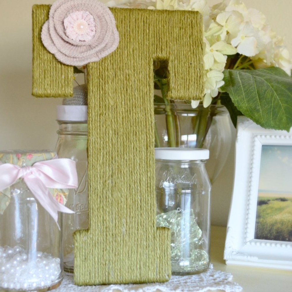 OLIVE GREEN Jute Wrapped Monogram Letter T Wreath